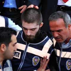 Cem sakallarını kesti