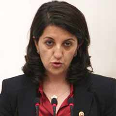 DTP'li Pervil Buldan, Ankara Adliyesi'nde