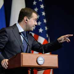 Medvedev: İyi çalışırsam 2012'de yeniden başkanım
