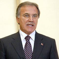 Şahin'den memura destek!