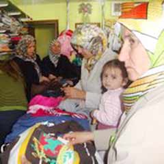 Bayram öncesi çocukları sevindirdiler