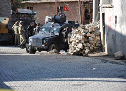 PKK'lıların cenazelerinin taşındığı konvoyda provokasyon