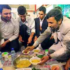 İşte Ahmedinejad'ın halkla iftarı-FOTO GALERİ