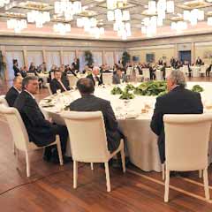 Gül, iftarda sendika temsilcilerini ağırladı