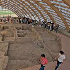 Çatalhöyük'te iki katlı evler ortaya çıktı