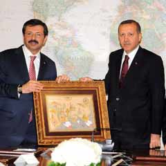 Hisarcıklıoğlu'ndan Erdoğan'a anlamlı hediye