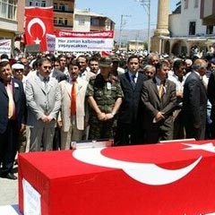 Şehit astsubayın ailesi acı haberle yıkıldı
