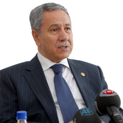 Arınç: Eleştiriler sınırları aşmamalı