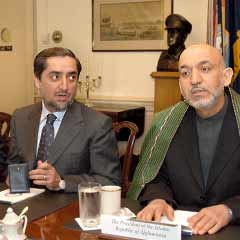 Karzai yarışta arayı açıyor