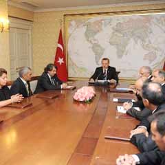 Erdoğan şehit aileleri ve gazileri rahatlattı