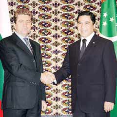 Berdimuhamedov, Bulgaristan'a gidiyor
