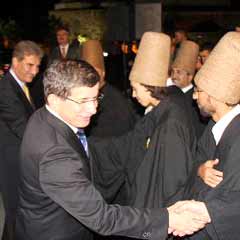 Davutoğlu, Pakistanlı mevkidaşı ile "sema" izledi