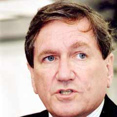 Holbrooke: Körfez'in petrol geliri Taliban'a akıyor  