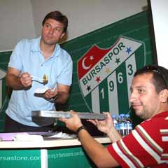 Terim terk ediyordu, Sağlam bakın ne yapıyor?