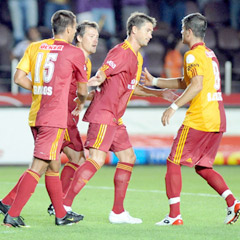 GS maç fazlasıyla lider