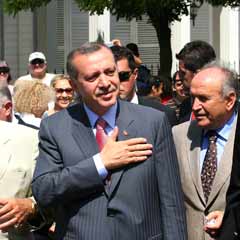 Erdoğan: Demokrasinin mücadelesini veriyoruz
