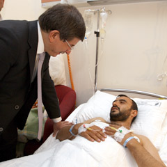 Davutoğlu, Iraklı yaralıları ziyaret etti