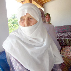 Her namaz sonrası Meclis Başkanı Şahin'e dua ediyorum