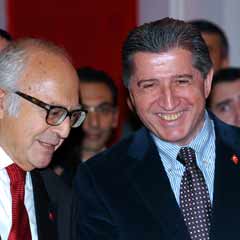 Büyük Gençlik Derneği'nden ödül aldı