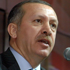 Başbakan Erdoğan, halkla kucaklaştı