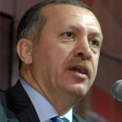 Erdoğan, hasta ziyaret etti, sünnet düğününe katıldı