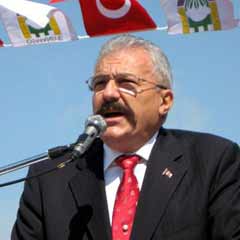Cerrah: Çocuklara sahip çıkmak ailenin görevi
