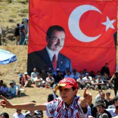 Yazıcıoğlu'na 1. Hasret Kurultayı vefası