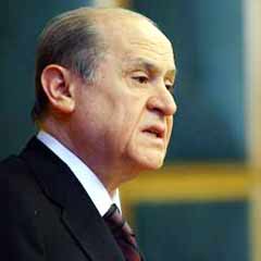 Bahçeli, '12 kötü adam'a fena taktı!