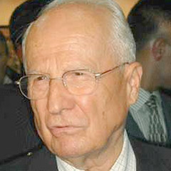 Kenan Evren'e geçici kalp pili takıldı