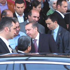 Başbakan Erdoğan, Belek'te çarşıyı gezdi