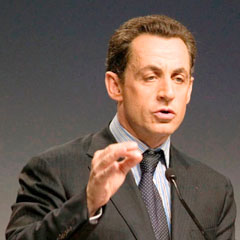 Sarkozy hastaneye kaldırıldı