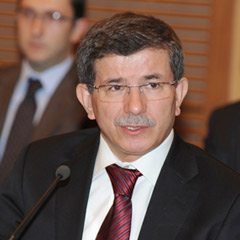 Davutoğlu: Tarihi bir sorumluluğumuz var