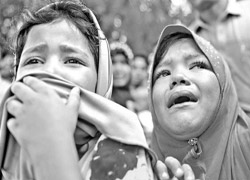 Arakan yanmaya devam ediyor