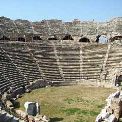 Side Antik Tiyatro güçlendiriliyor