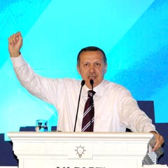 Amerikan basını: Erdoğan darbecilere yükleniyor