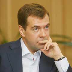Medvedev zor durumda!