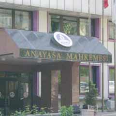 Anayasa Mahkemesi, CHP'ye çalıştı