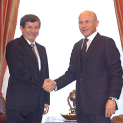 Davutoğlu, Talat'la görüştü