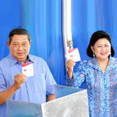Endonezya'da Yudhoyono önde gidiyor