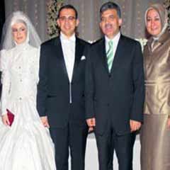 Gül'ün Danışmanı Uslu ve eşi kaza geçirdi