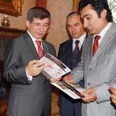 Davutoğlu, Romanya'da Türklerle bir araya geldi