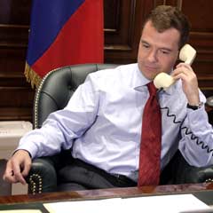 Gül, Medvedev'le telefonda ne görüştü?
