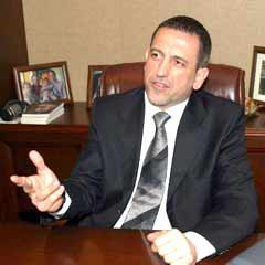 "2009 eksi yüzde 4-5 küçülme ile kapanabilir"