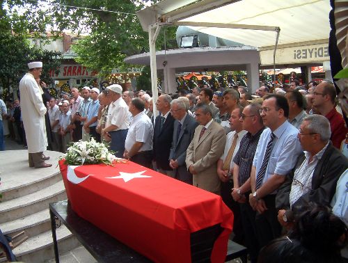 Pabuçcuoğlu toprağa verildi