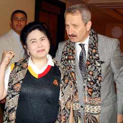 Önce 'Cimbom'u öğretti, sonra yatırıma çağırdı