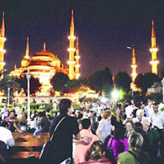 Yürekler Regaib gecesinde ilahi rahmetle coştu