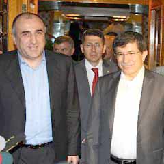 Davutoğlu ile Memmedyarov buluştu