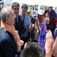 Başörtülü öğrenciden Kılıçdaroğlu'na ders