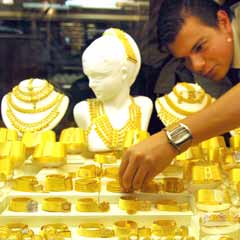Dolar değer kaybetti, altın arttı
