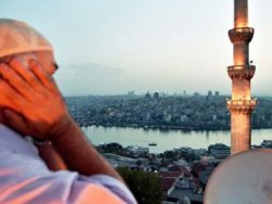 Ezan sesinden etkilenerek Müslüman oldu